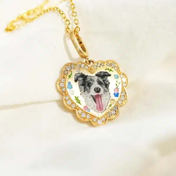 Hear-Shaped Enamel Necklace & Bezel Edge